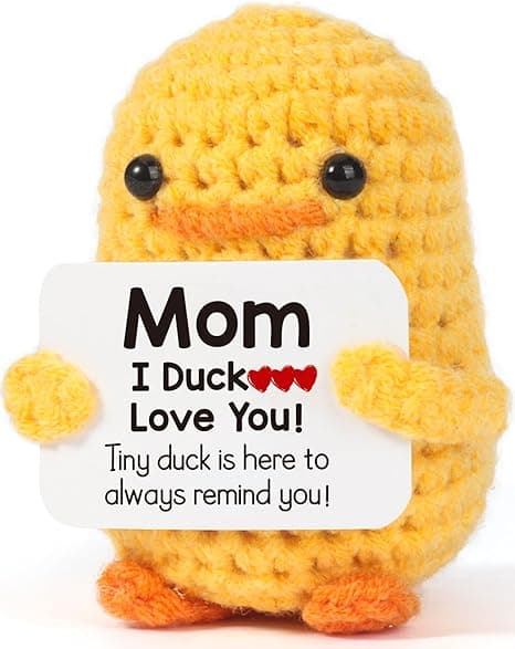 Funny knitted duck with love note – cute and creative gift for Mom on Mother’s Day or birthday.